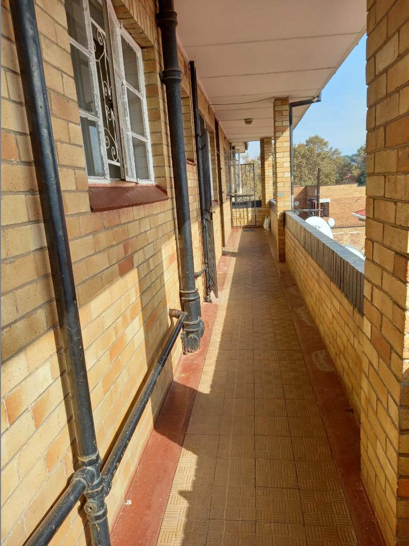 To Let 2 Bedroom Property for Rent in Rosettenville Gauteng