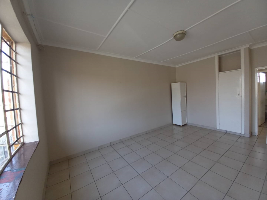 To Let 2 Bedroom Property for Rent in Rosettenville Gauteng