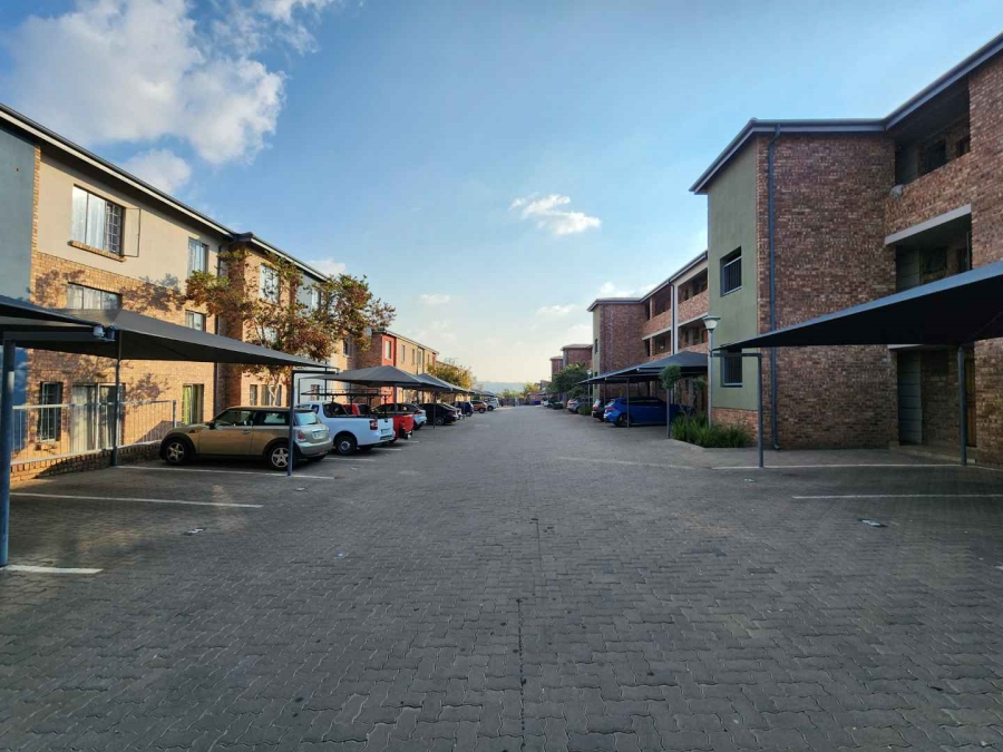 To Let 2 Bedroom Property for Rent in Rooihuiskraal North Gauteng