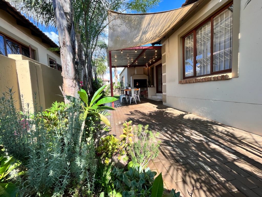 To Let 2 Bedroom Property for Rent in The Reeds Gauteng