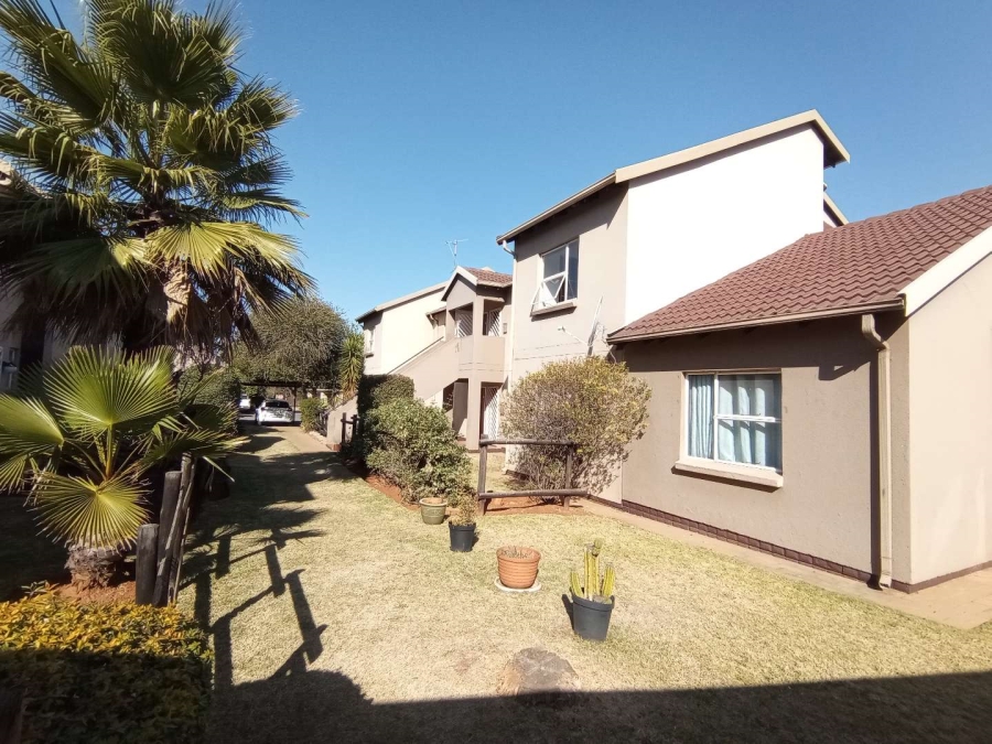 To Let 2 Bedroom Property for Rent in Pomona Gauteng