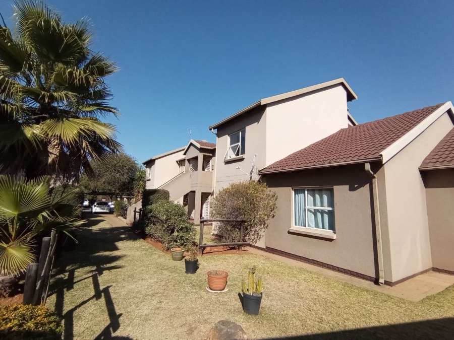 To Let 2 Bedroom Property for Rent in Pomona Gauteng