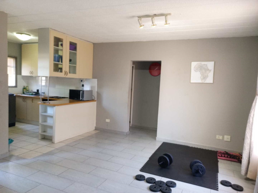 To Let 2 Bedroom Property for Rent in Pomona Gauteng