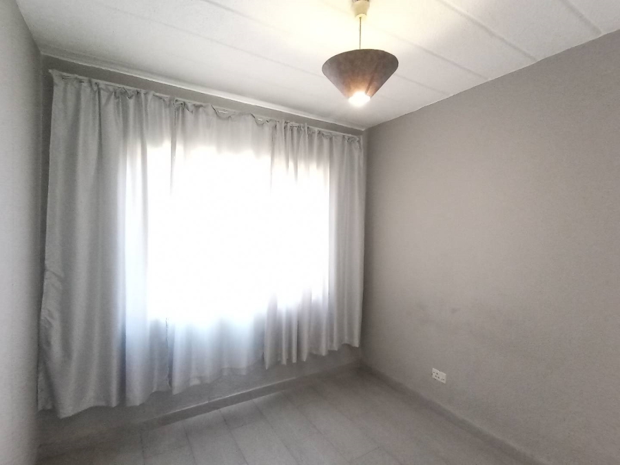 To Let 2 Bedroom Property for Rent in Pomona Gauteng