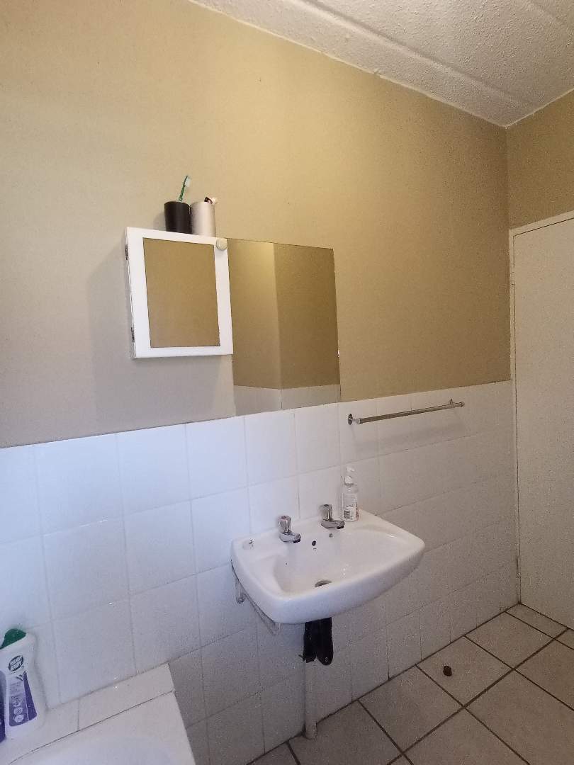 To Let 2 Bedroom Property for Rent in Pomona Gauteng