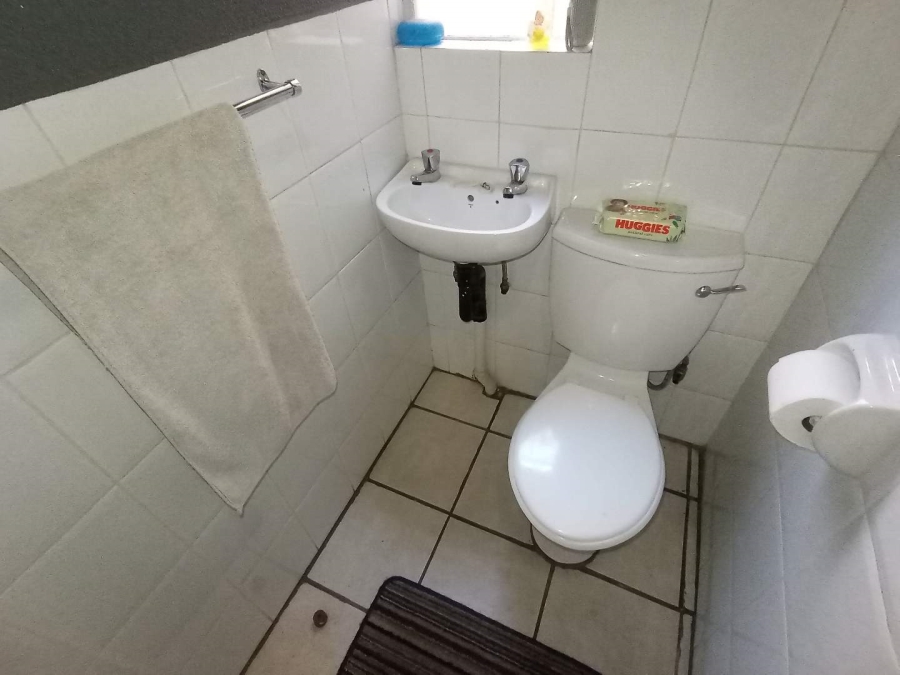 To Let 2 Bedroom Property for Rent in Pomona Gauteng