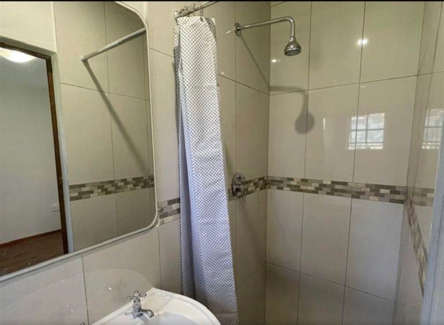 To Let 1 Bedroom Property for Rent in Gallo Manor Gauteng