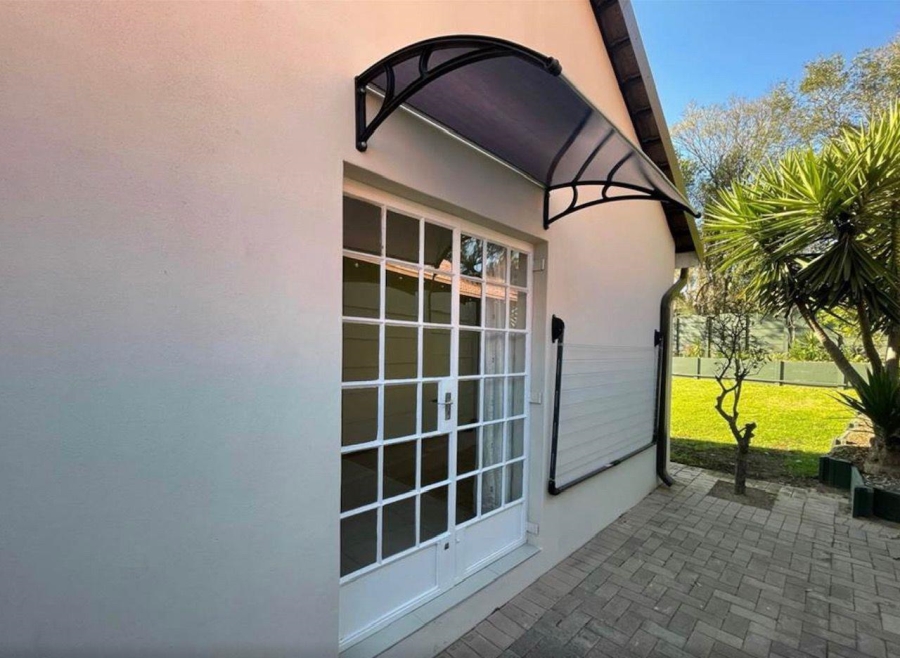 To Let 1 Bedroom Property for Rent in Gallo Manor Gauteng