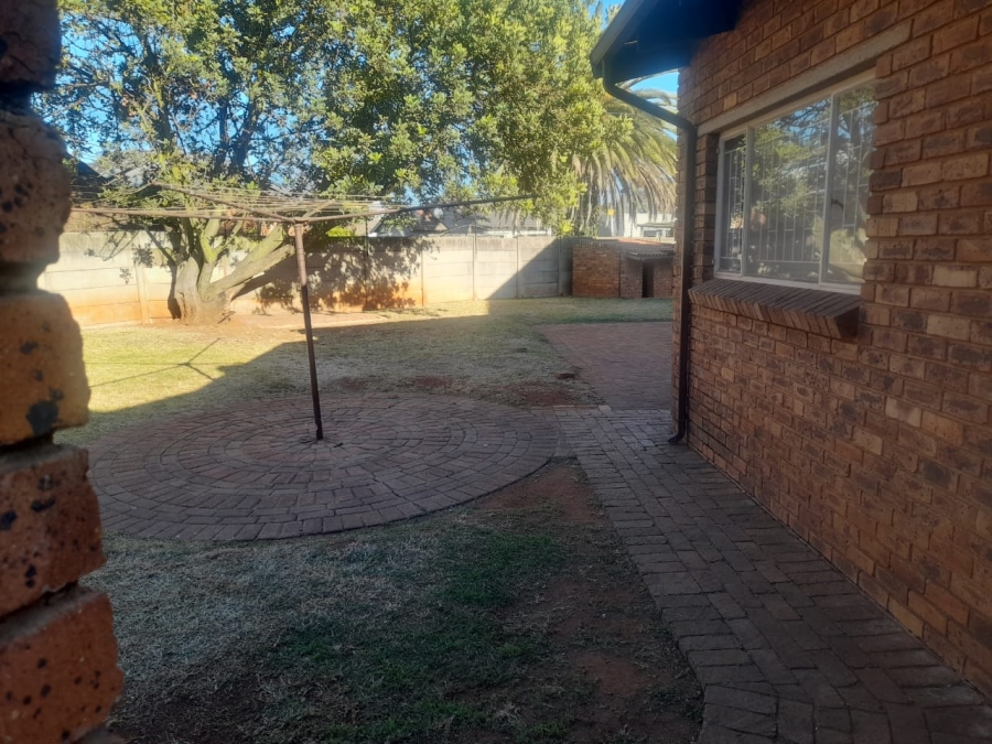 5 Bedroom Property for Sale in New State Areas Gauteng