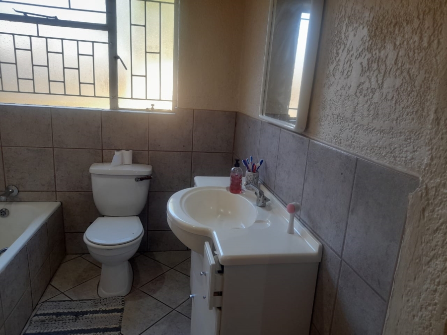 5 Bedroom Property for Sale in New State Areas Gauteng