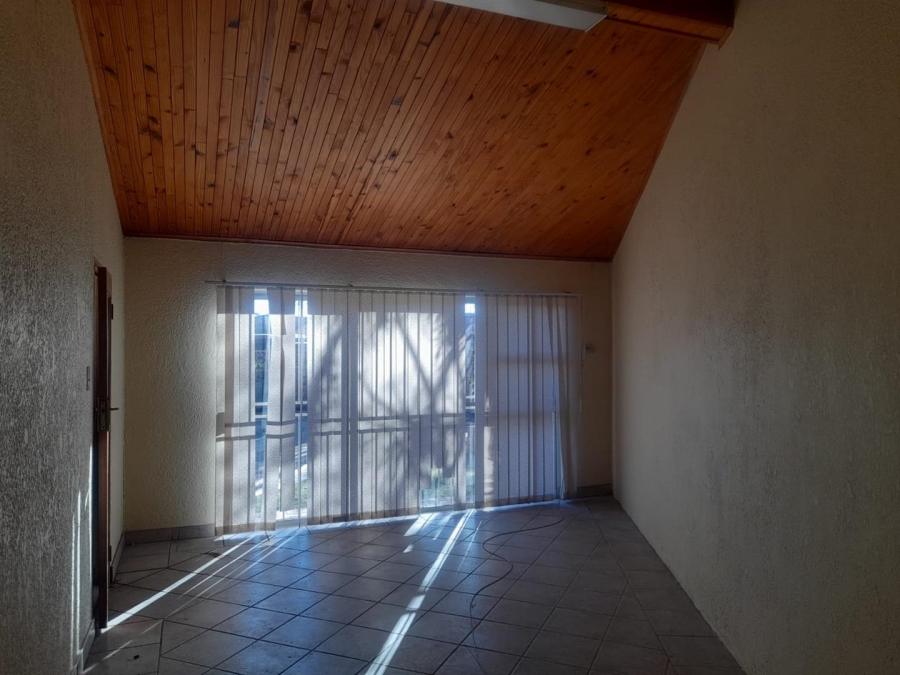 5 Bedroom Property for Sale in New State Areas Gauteng