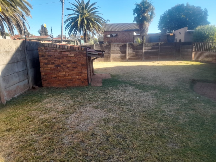 5 Bedroom Property for Sale in New State Areas Gauteng