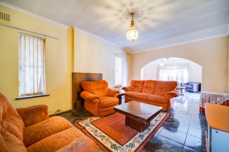 5 Bedroom Property for Sale in Verwoerdpark Gauteng