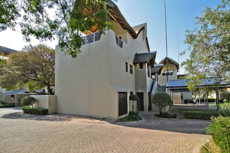 To Let 2 Bedroom Property for Rent in Pineslopes Gauteng