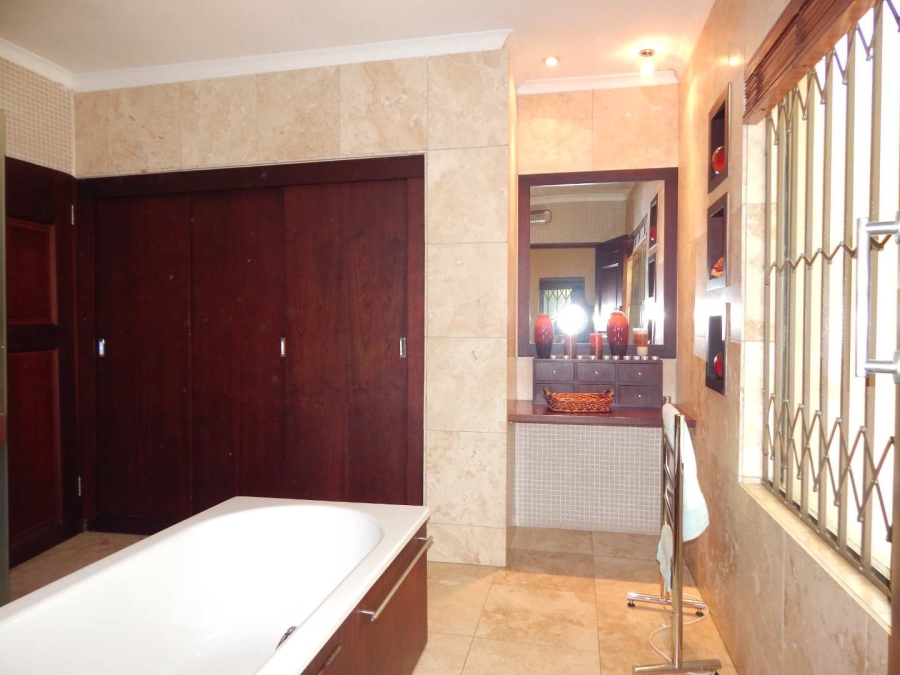 To Let 4 Bedroom Property for Rent in Parkwood Gauteng