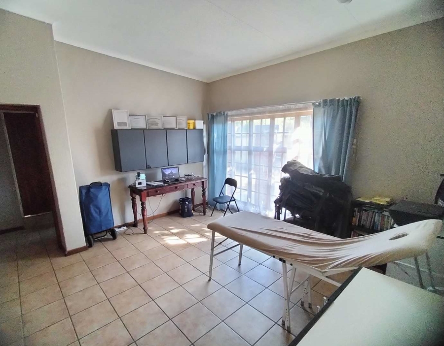 6 Bedroom Property for Sale in Murrayfield Ext 1 Gauteng