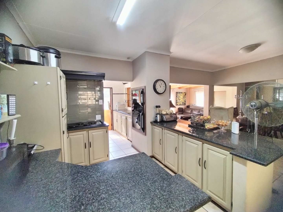 6 Bedroom Property for Sale in Murrayfield Ext 1 Gauteng