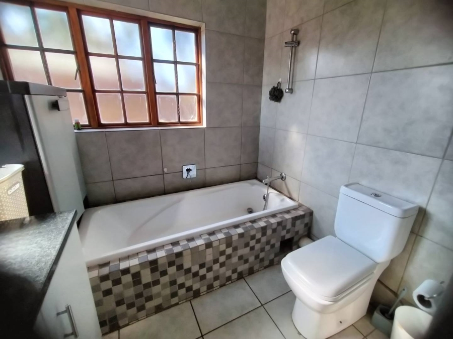 6 Bedroom Property for Sale in Murrayfield Ext 1 Gauteng