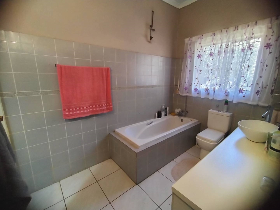 6 Bedroom Property for Sale in Murrayfield Ext 1 Gauteng