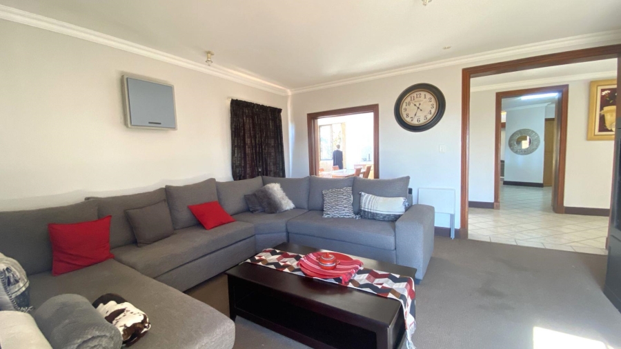 4 Bedroom Property for Sale in Wapadrand Gauteng