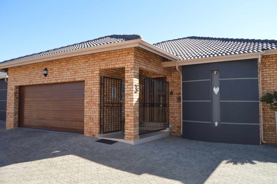 3 Bedroom Property for Sale in New Redruth Gauteng