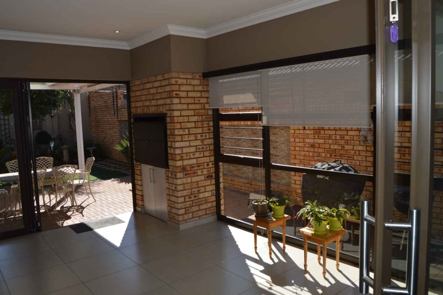 3 Bedroom Property for Sale in New Redruth Gauteng