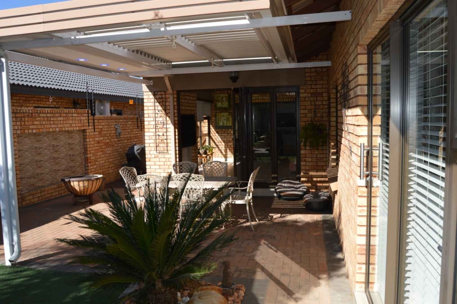 3 Bedroom Property for Sale in New Redruth Gauteng