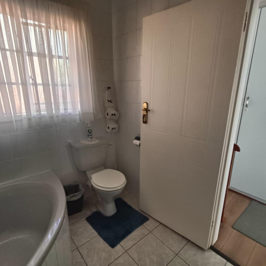 3 Bedroom Property for Sale in Zwartkop Gauteng