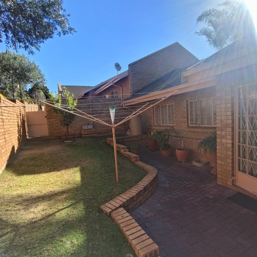 3 Bedroom Property for Sale in Zwartkop Gauteng