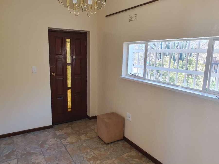 6 Bedroom Property for Sale in Oakdene Gauteng