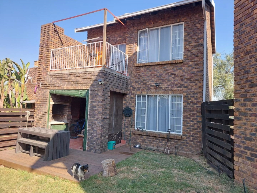 2 Bedroom Property for Sale in Van Riebeeck Park Gauteng