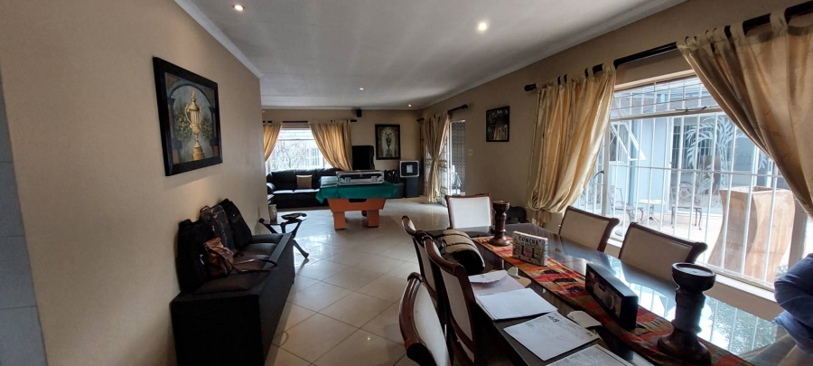 4 Bedroom Property for Sale in General Albertspark Gauteng