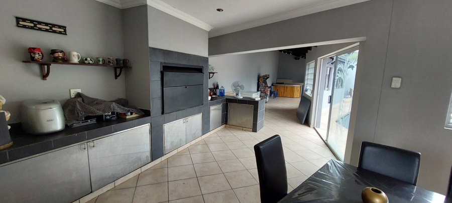 4 Bedroom Property for Sale in General Albertspark Gauteng