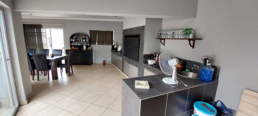 4 Bedroom Property for Sale in General Albertspark Gauteng