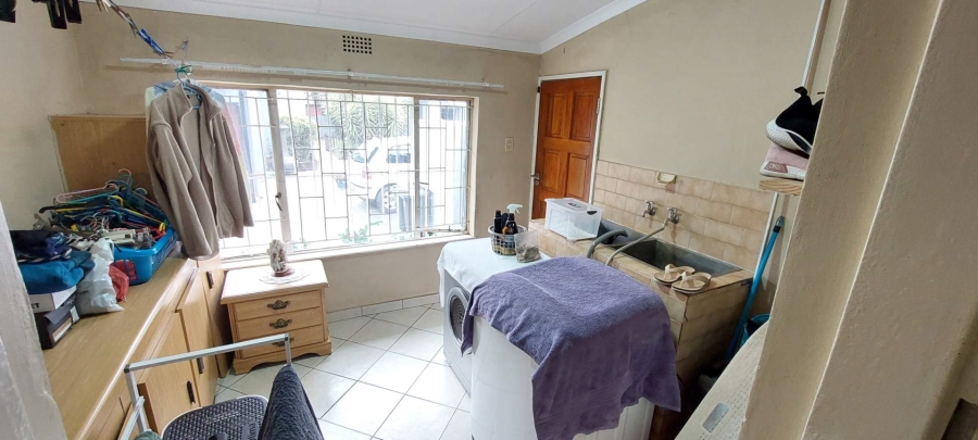 4 Bedroom Property for Sale in General Albertspark Gauteng