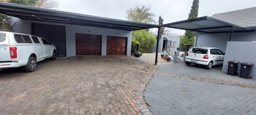 4 Bedroom Property for Sale in General Albertspark Gauteng