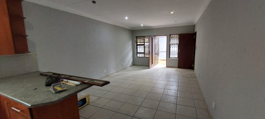 4 Bedroom Property for Sale in General Albertspark Gauteng