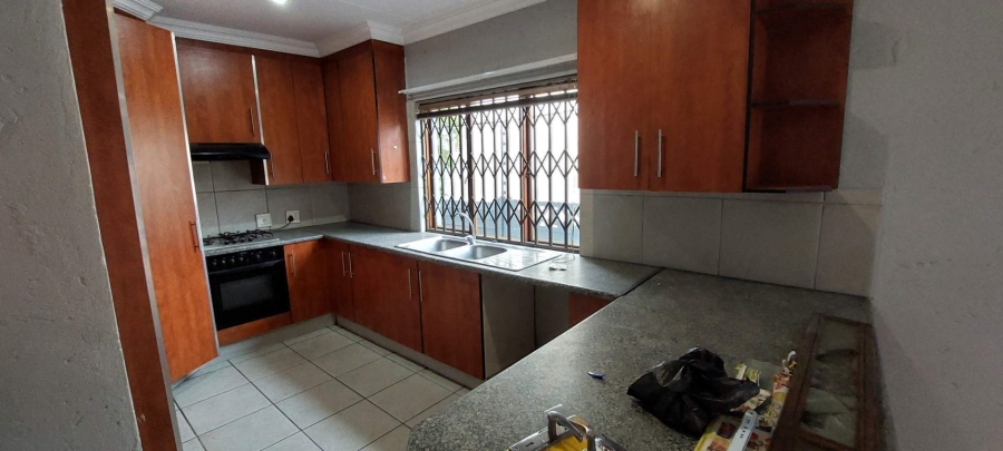 4 Bedroom Property for Sale in General Albertspark Gauteng