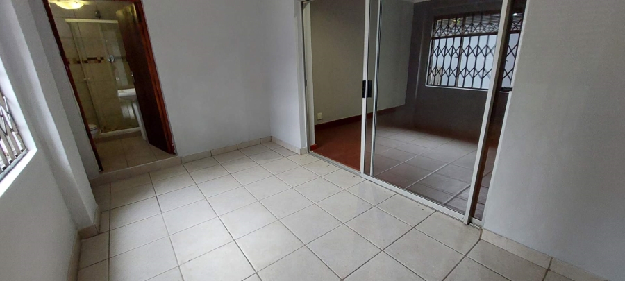 4 Bedroom Property for Sale in General Albertspark Gauteng