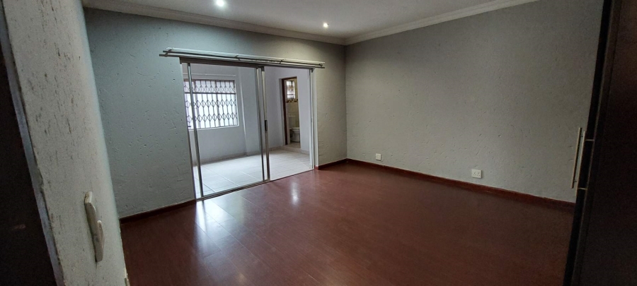 4 Bedroom Property for Sale in General Albertspark Gauteng