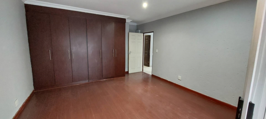 4 Bedroom Property for Sale in General Albertspark Gauteng