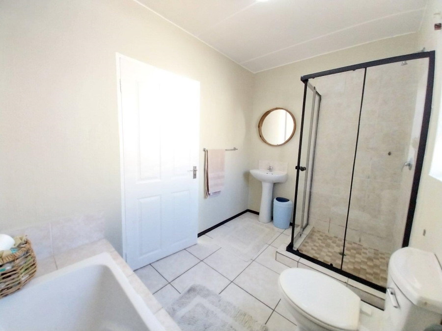 2 Bedroom Property for Sale in Honeydew Gauteng