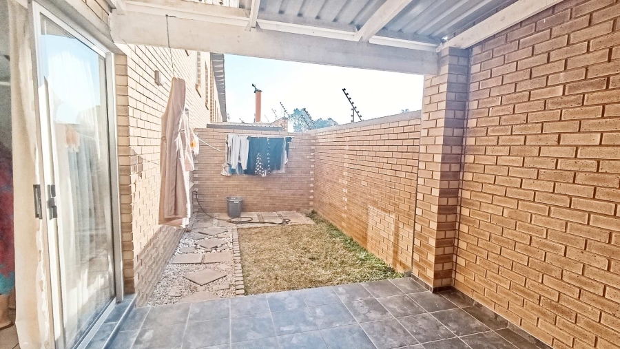 3 Bedroom Property for Sale in Glen Marais Gauteng