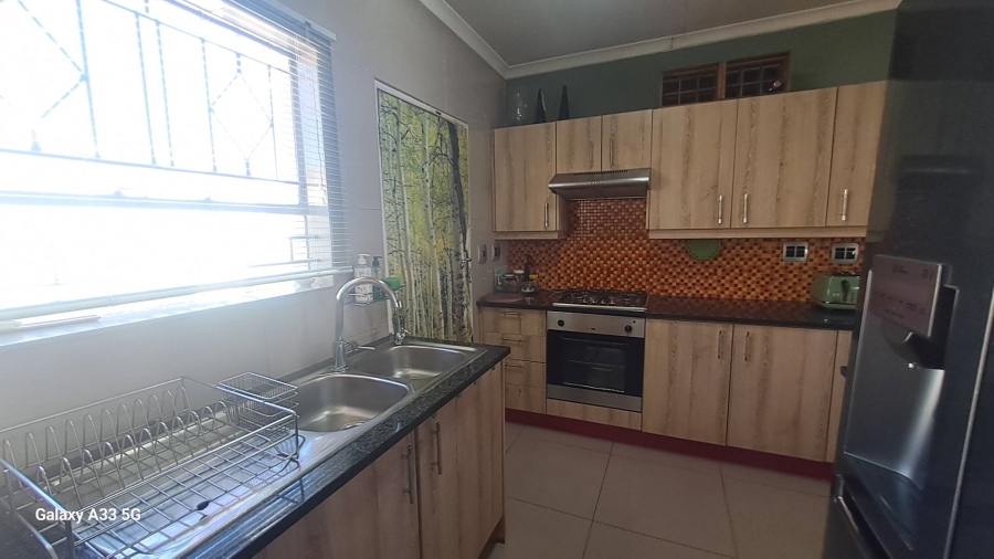 2 Bedroom Property for Sale in Buccleuch Gauteng