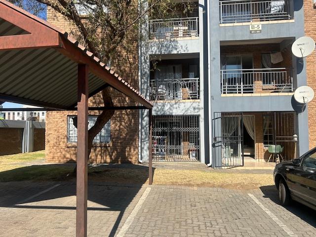 2 Bedroom Property for Sale in Vorna Valley Gauteng