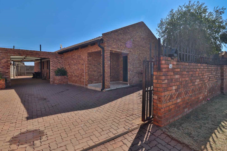 3 Bedroom Property for Sale in Bakerton Gauteng