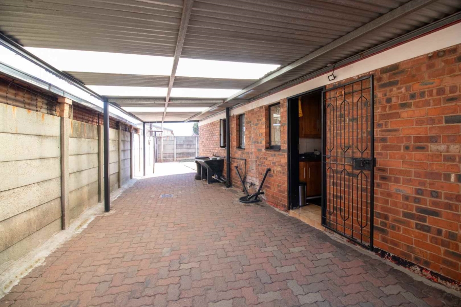 3 Bedroom Property for Sale in Bakerton Gauteng