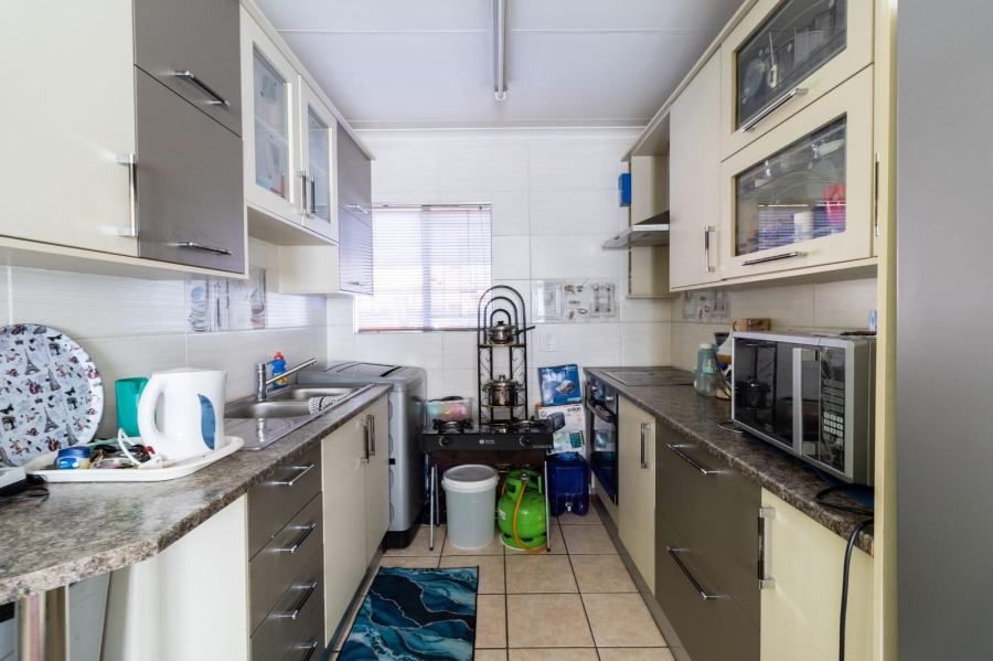 2 Bedroom Property for Sale in Protea Glen Gauteng