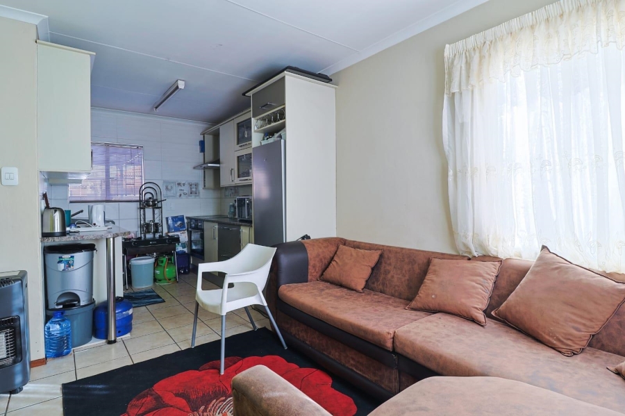 2 Bedroom Property for Sale in Protea Glen Gauteng