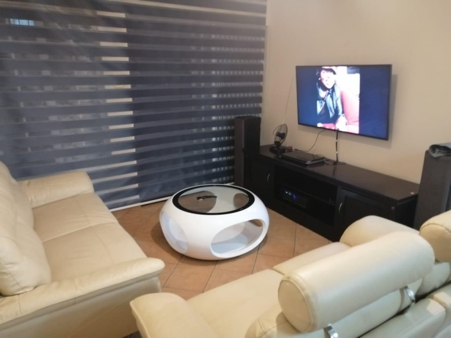 2 Bedroom Property for Sale in Eldorette Gauteng